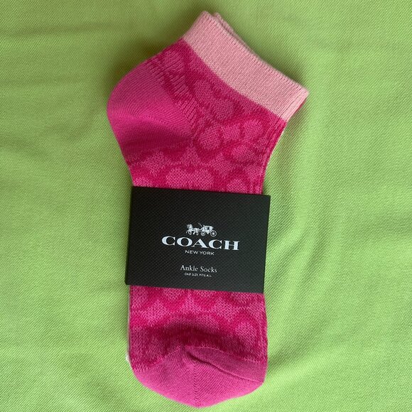 COACH SIGNATURE ANKLE LENGTH SOCKS (PAIR):NWT  PINK/CHALK C9136 - Picture 3 of 8